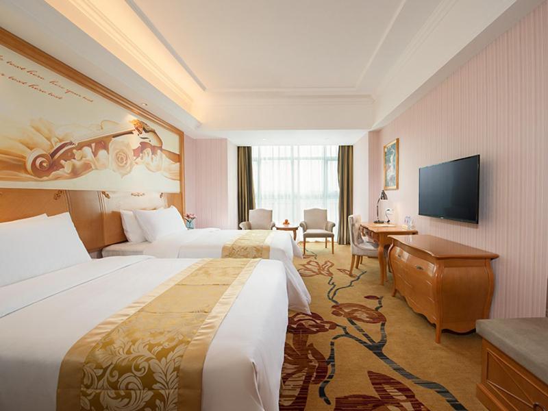 Vienna Hotel Nanxiong Esterno foto